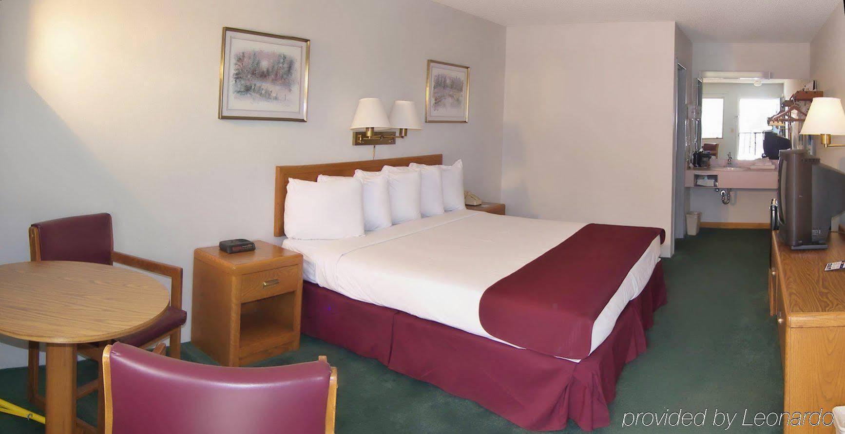 Americas Best Value Inn Сент-Игнас Экстерьер фото
