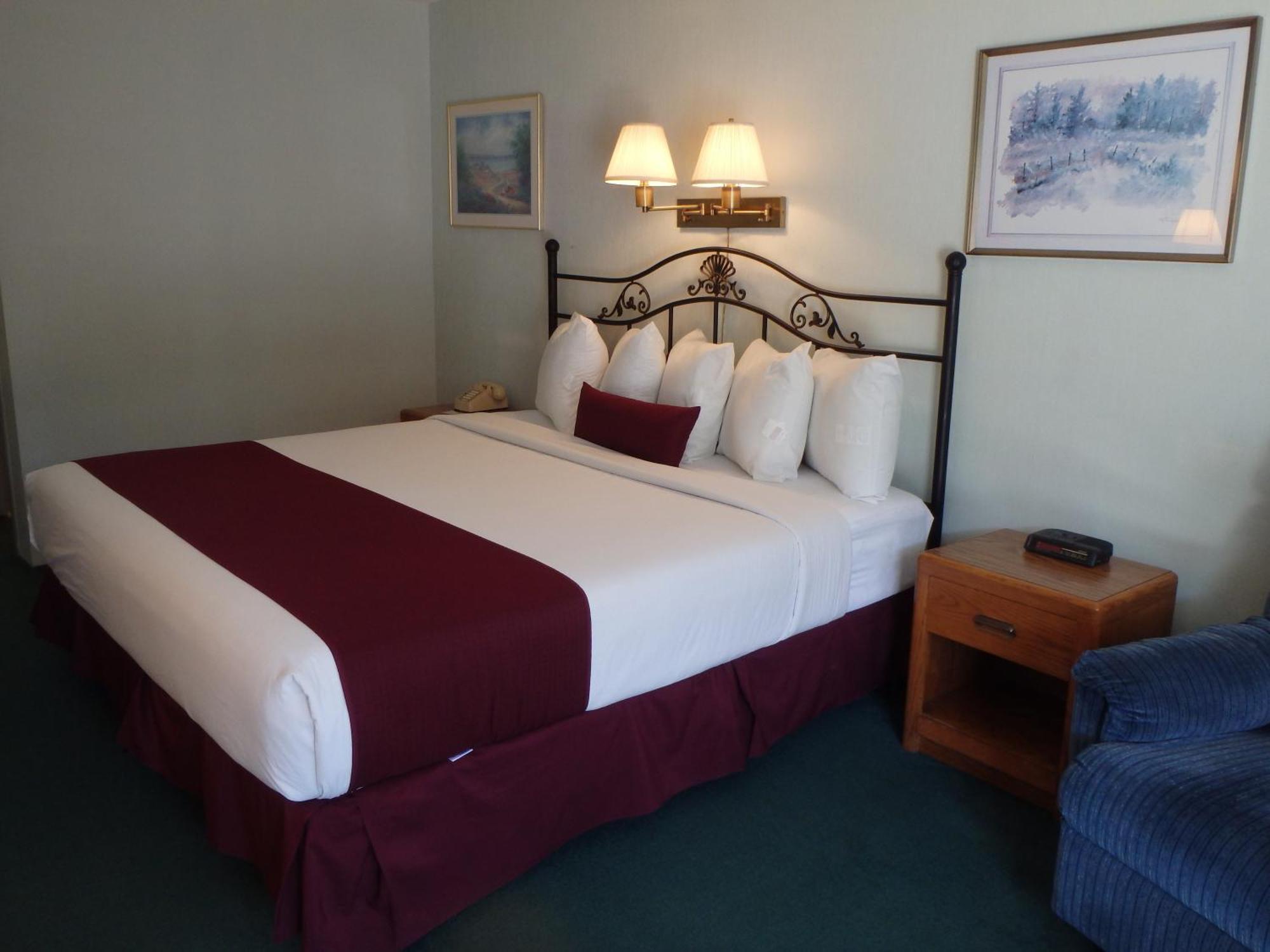 Americas Best Value Inn Сент-Игнас Номер фото