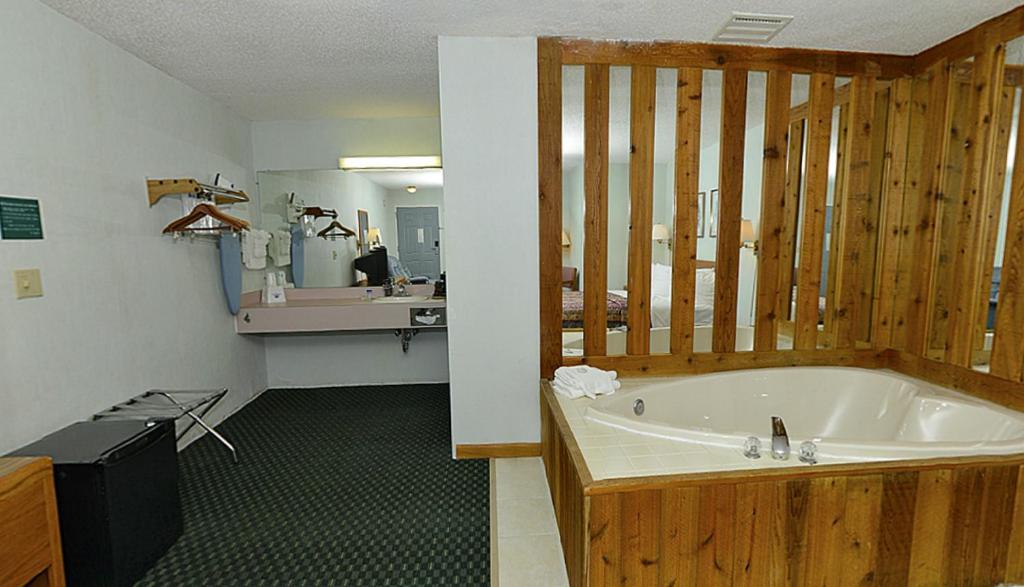 Americas Best Value Inn Сент-Игнас Экстерьер фото