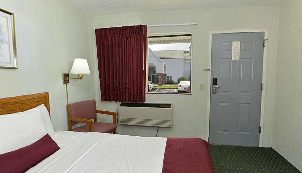 Americas Best Value Inn Сент-Игнас Экстерьер фото