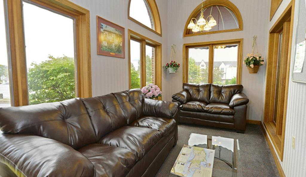 Americas Best Value Inn Сент-Игнас Экстерьер фото