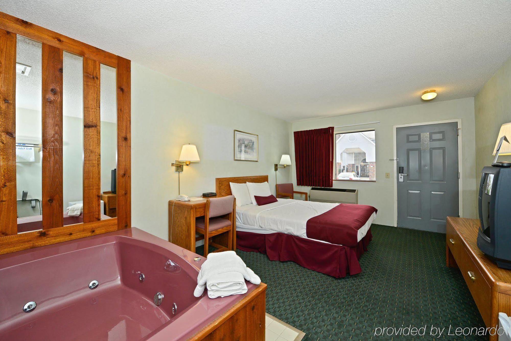 Americas Best Value Inn Сент-Игнас Номер фото