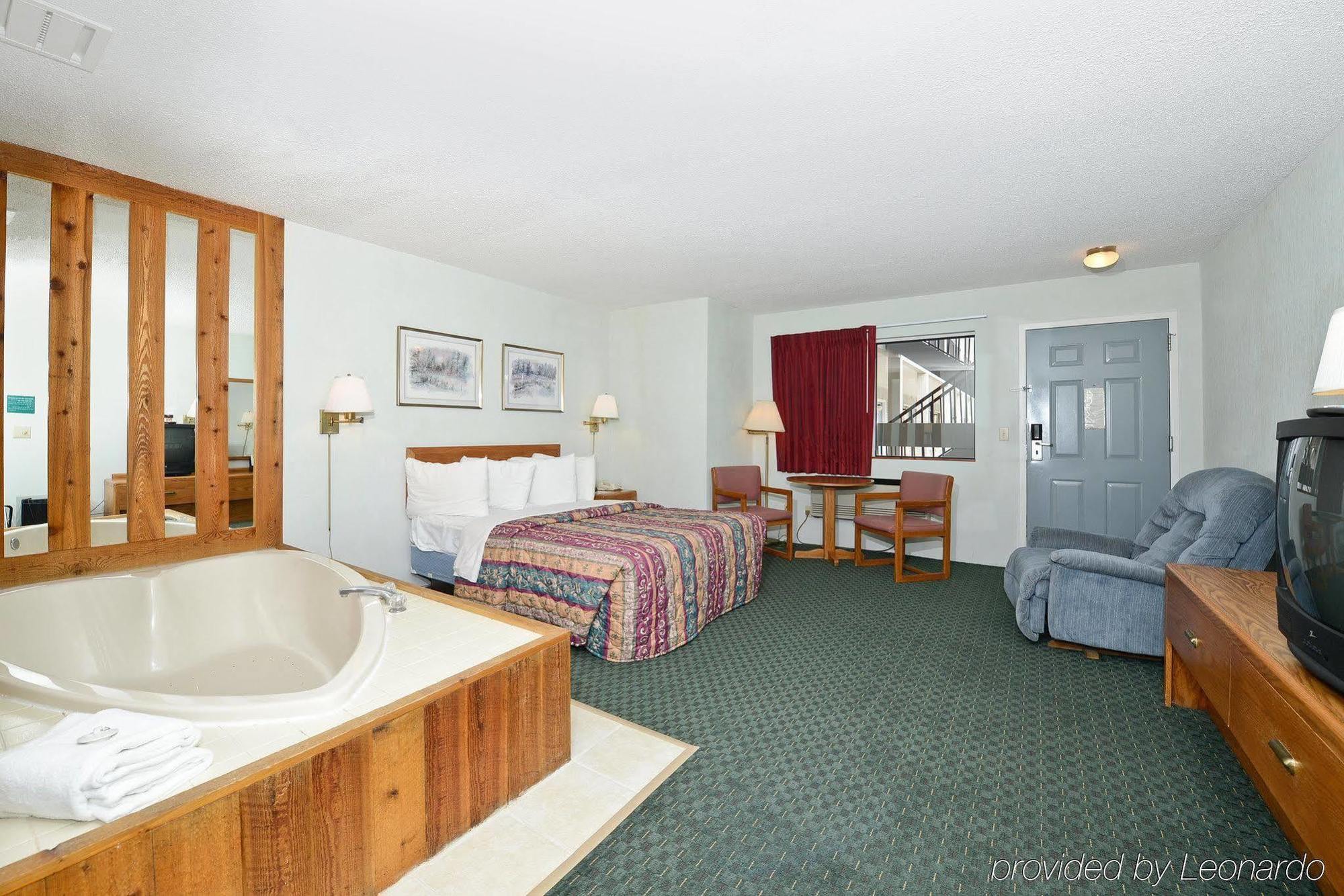 Americas Best Value Inn Сент-Игнас Экстерьер фото